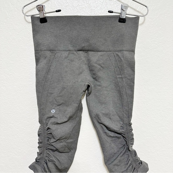 Lululemon In The Flow Crop II Heathered Soot Light leggings size 4 - Picture 8 of 9